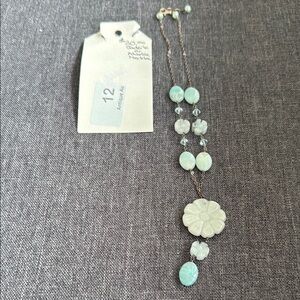 Elegant Floral Necklace
Box 2